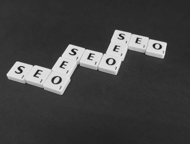 Schematische weergave van websites die via backlinks met elkaar verbonden zijn